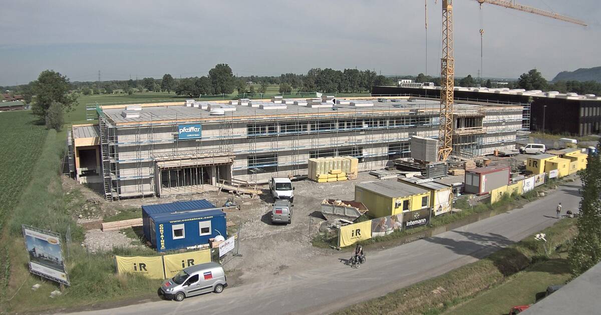 Firstfeier Bäckerei Mangold, Dornbirn (A) - Baufortschritt liegt im Plan