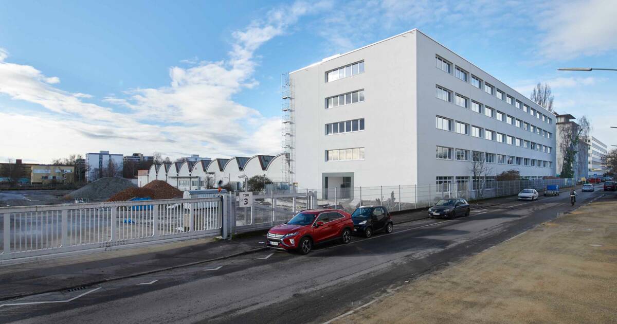 i+R Bestandsbau stellte das „Gebäude 2” im Konstanzer Bückle-Areal im Dezember 2020 fertig.  © kuhnle + knödler