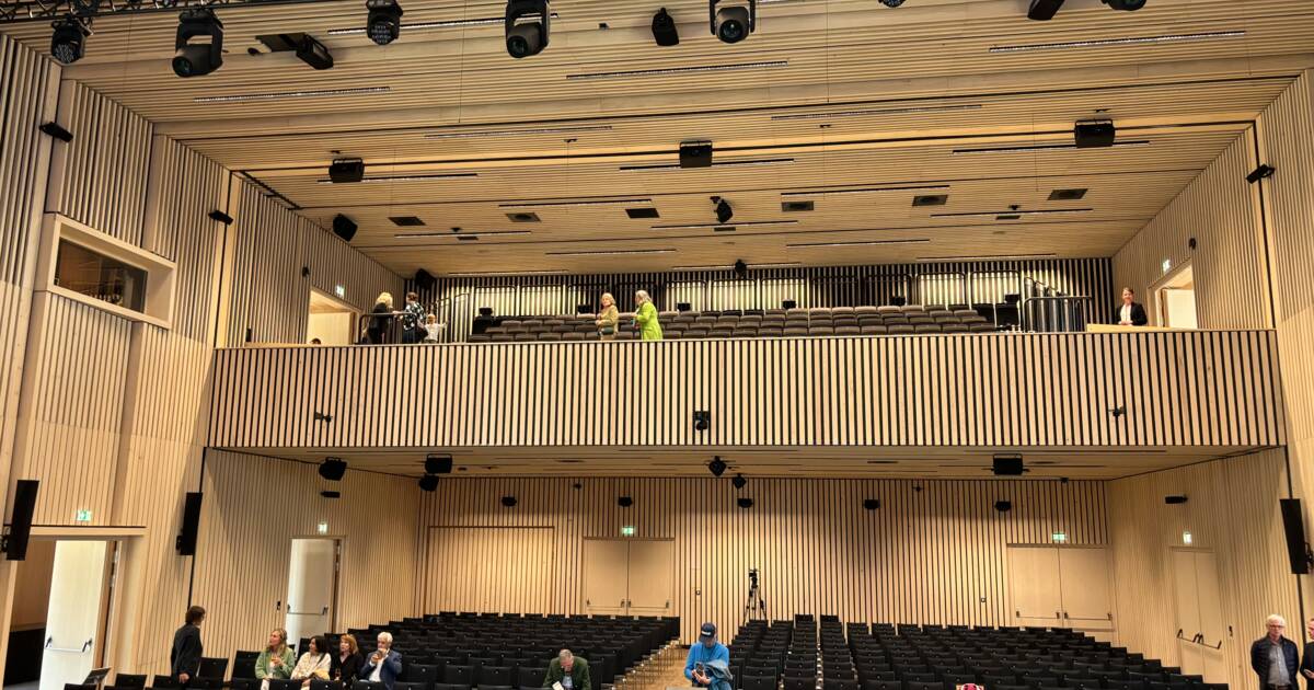 iR Holzbau_Lechwelten und Dorfhus_Eroeffnung_innen_c)i+R