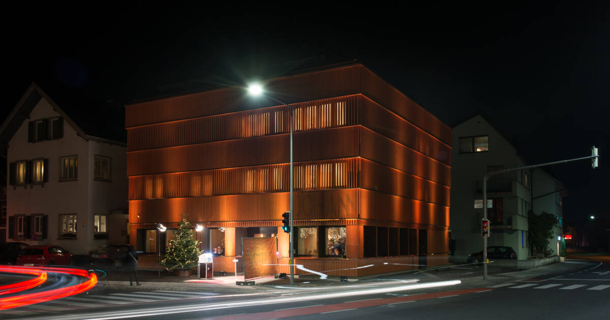 Das Gasthaus "Johann" bei Nacht