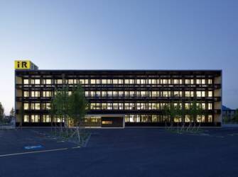 Unternehmenszentrale i+R Gruppe, Lauterach (A) - 2013 LEED Platin-zertifiziert © © Bruno Klomfar Unternehmenszentrale i+R Gruppe, Lauterach (A) - 2013 LEED Platin-zertifiziert © © Bruno Klomfar