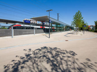 Außenanlage Bahnhof I Lauterach (A) © © Dietmar Walser Außenanlage Bahnhof I Lauterach (A) © © Dietmar Walser