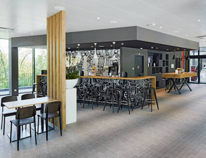 Hotel ibis red | Neuenhof (CH) © ©Vision Studios Hotel ibis red | Neuenhof (CH) © ©Vision Studios