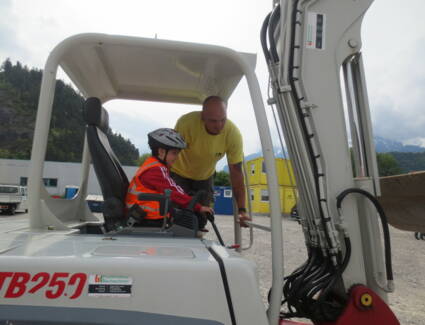 i+R lädt Kindergarten-Kinder auf Baustelle ein