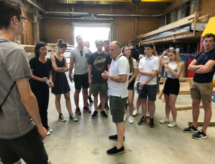 HTL Patenschaftsklasse besucht i+R Holzbau und Fensterbau in Lauterach HTL Patenschaftsklasse besucht i+R Holzbau und Fensterbau in Lauterach