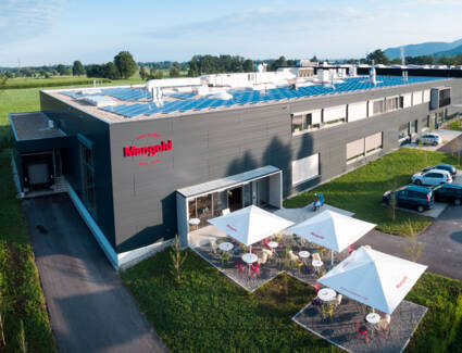 Seit dem Neubau konnte das Familienunternehmen über 1,7 Millionen Kilowattstunden pro Jahr einsparen. © ©Studio Fasching Seit dem Neubau konnte das Familienunternehmen über 1,7 Millionen Kilowattstunden pro Jahr einsparen. © ©Studio Fasching