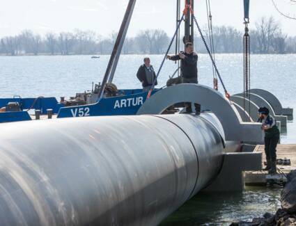 An die PE-Elemente montierte i+R Betonhalbschalen. © Dietmar Walser An die PE-Elemente montierte i+R Betonhalbschalen. © Dietmar Walser