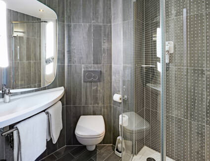 Hotel ibis red | Neuenhof (CH) © ©Vision Studios Hotel ibis red | Neuenhof (CH) © ©Vision Studios