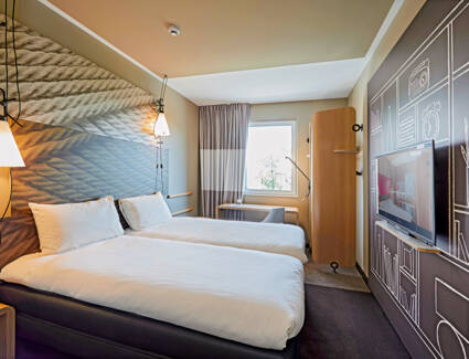 Hotel ibis red | Neuenhof (CH) © ©Vision Studios Hotel ibis red | Neuenhof (CH) © ©Vision Studios
