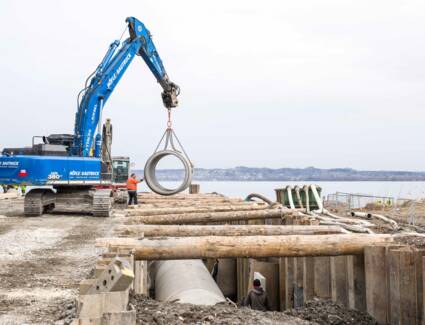 i+R verlegte das neue, rund 900 Meter lange Ablaufrohr von der Abwasserreinigungsanlage Bregenz bis in den Bodensee. © Dietmar Walser i+R verlegte das neue, rund 900 Meter lange Ablaufrohr von der Abwasserreinigungsanlage Bregenz bis in den Bodensee. © Dietmar Walser