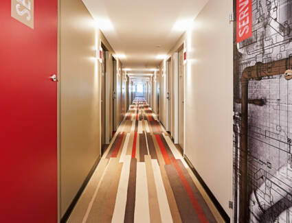 Hotel ibis red | Neuenhof (CH) © ©Vision Studios Hotel ibis red | Neuenhof (CH) © ©Vision Studios