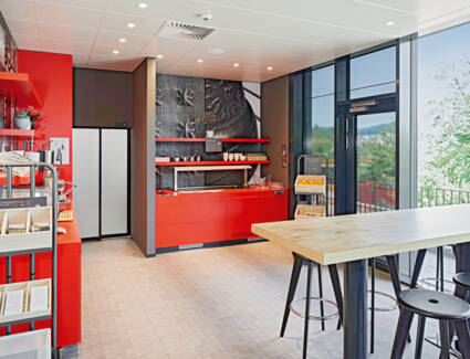 Hotel ibis red | Neuenhof (CH) © ©Vision Studios Hotel ibis red | Neuenhof (CH) © ©Vision Studios