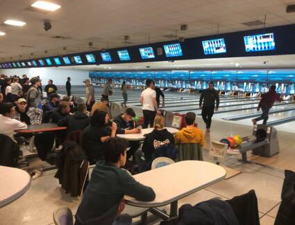 Bowling stand am zweiten Abend auf dem Programm. Bowling stand am zweiten Abend auf dem Programm.