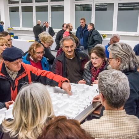 Die Wettbewerbsentwürfe werden der Öffentlichkeit präsentiert. © ©Chris Danneffel