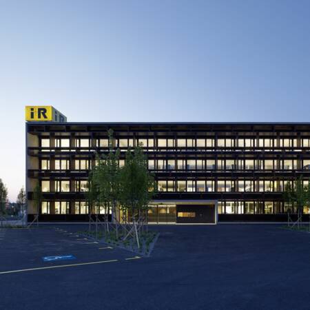 Unternehmenszentrale i+R Gruppe, Lauterach (A) - 2013 LEED Platin-zertifiziert © © Bruno Klomfar
