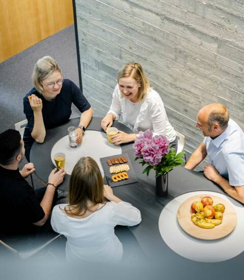 MitarbeiterInnen von i+R berichten © ©Marcel A. Mayer MitarbeiterInnen von i+R berichten © ©Marcel A. Mayer