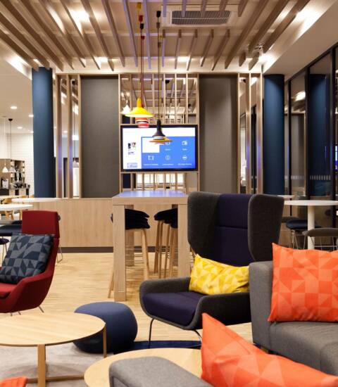 Holiday Inn Express | Sindelfingen (D) © Sarah Schovenberg Holiday Inn Express | Sindelfingen (D) © Sarah Schovenberg