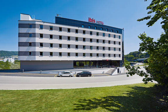 Hotel ibis red | Neuenhof (CH)