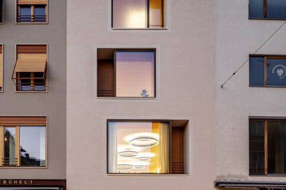 Haus der Zukunft IV Vorarlberg Fassade nacht