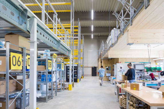 260430 Zeller Labworld_CRwalser_022