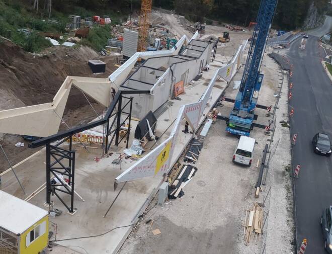 i+R Holzbau_Besucherzentrum Kniepass Unken_Montage_04_c)i+R