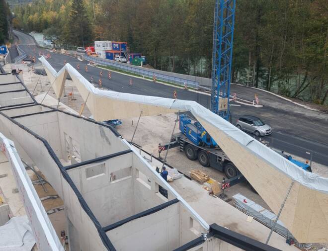 i+R Holzbau_Besucherzentrum Kniepass Unken_Montage_02_c)i+R