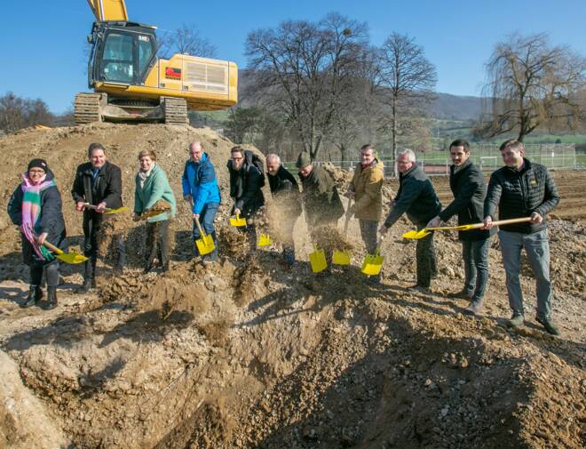 iR-Sporthalle-Gingen-Spatenstich