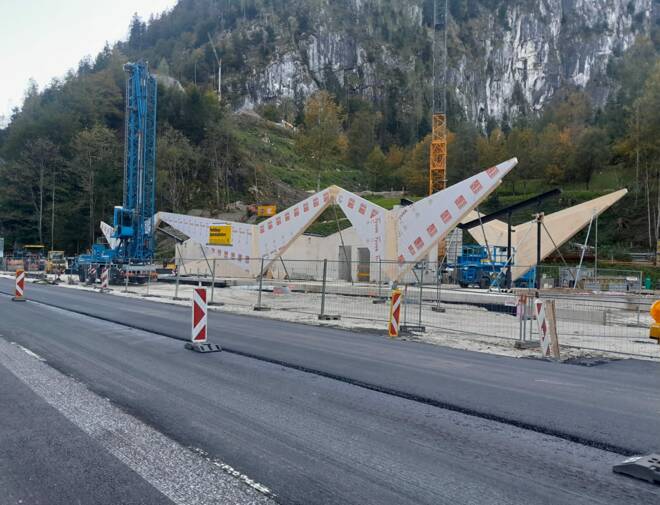 i+R Holzbau_Besucherzentrum Kniepass Unken_Montage_01_c)i+R