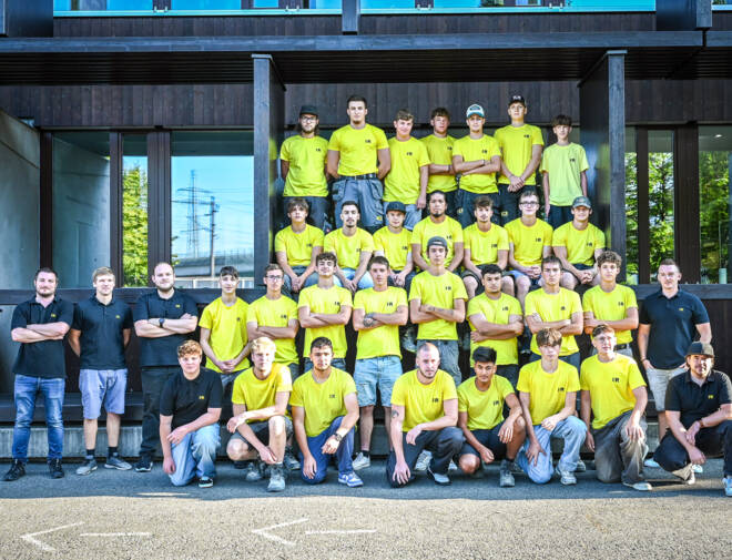 i+R Gruppe_alle Lehrlinge i+R Unternehmen mit Ausbildern_® Udo Mittelberger 17