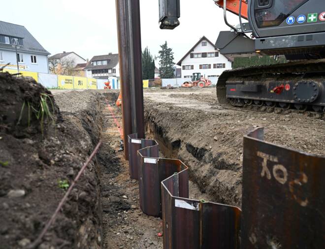 verbinden-der-einzelnen-bohlen © Felix Kästle