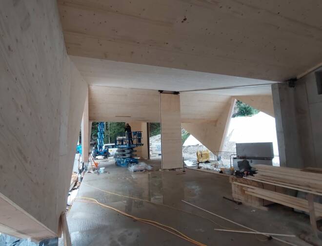 i+R Holzbau_Besucherzentrum Kniepass Unken_Montage_14_c)i+R